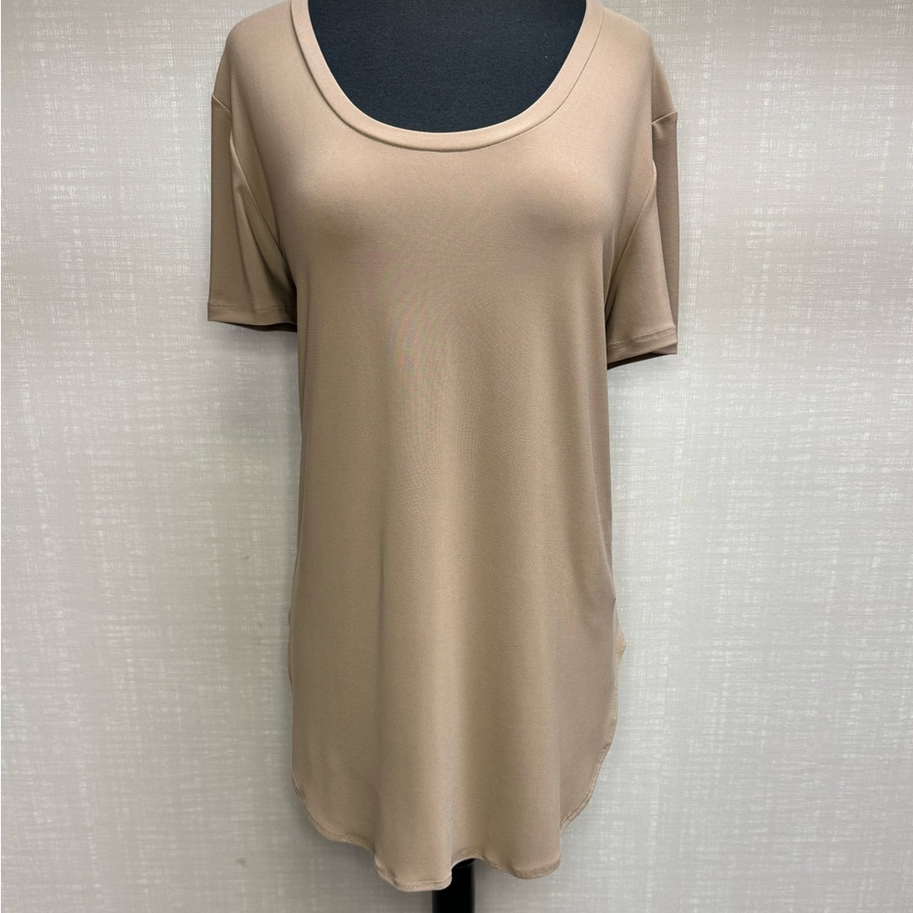 Rounded Hem Short Sleeve Top